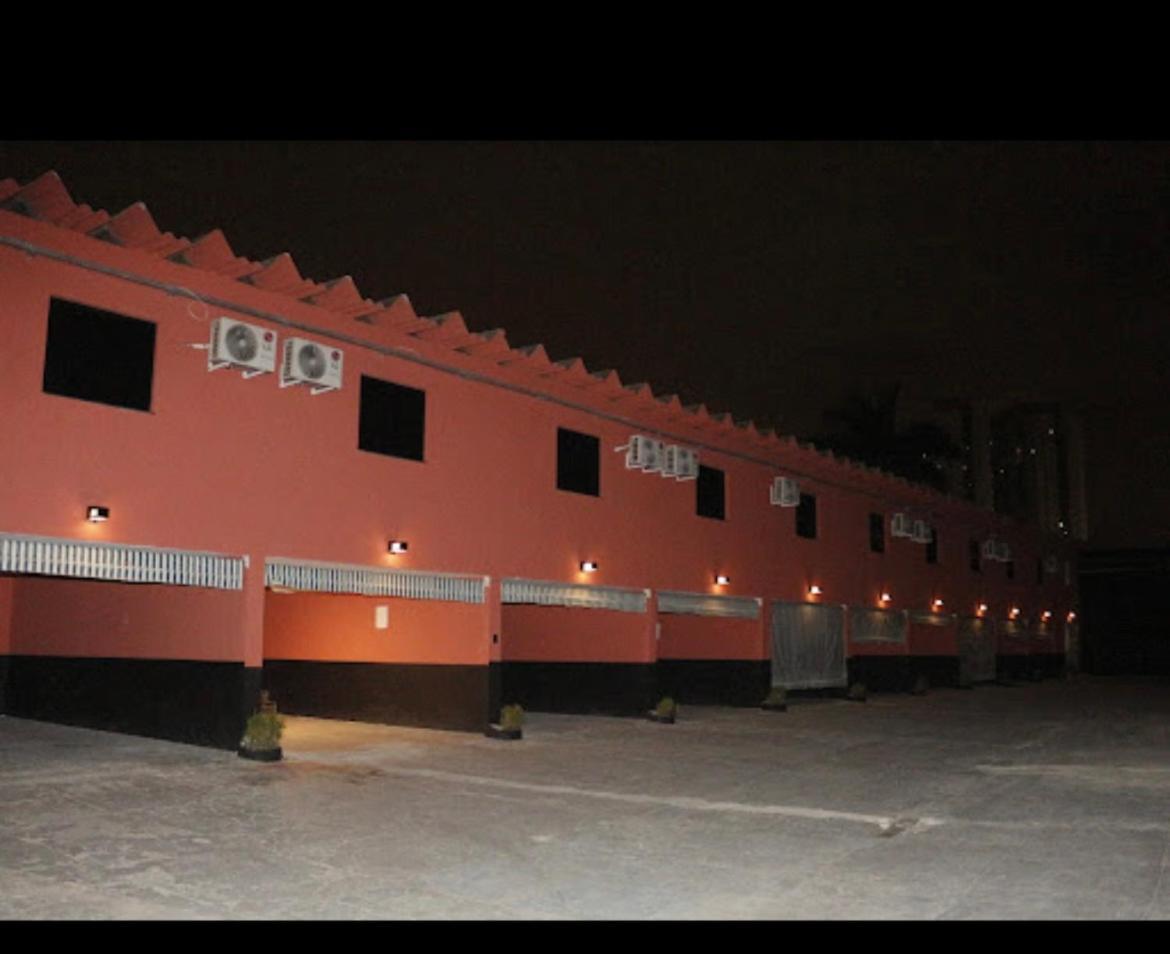 Motel Contigo กัวรูยุส ภายนอก รูปภาพ