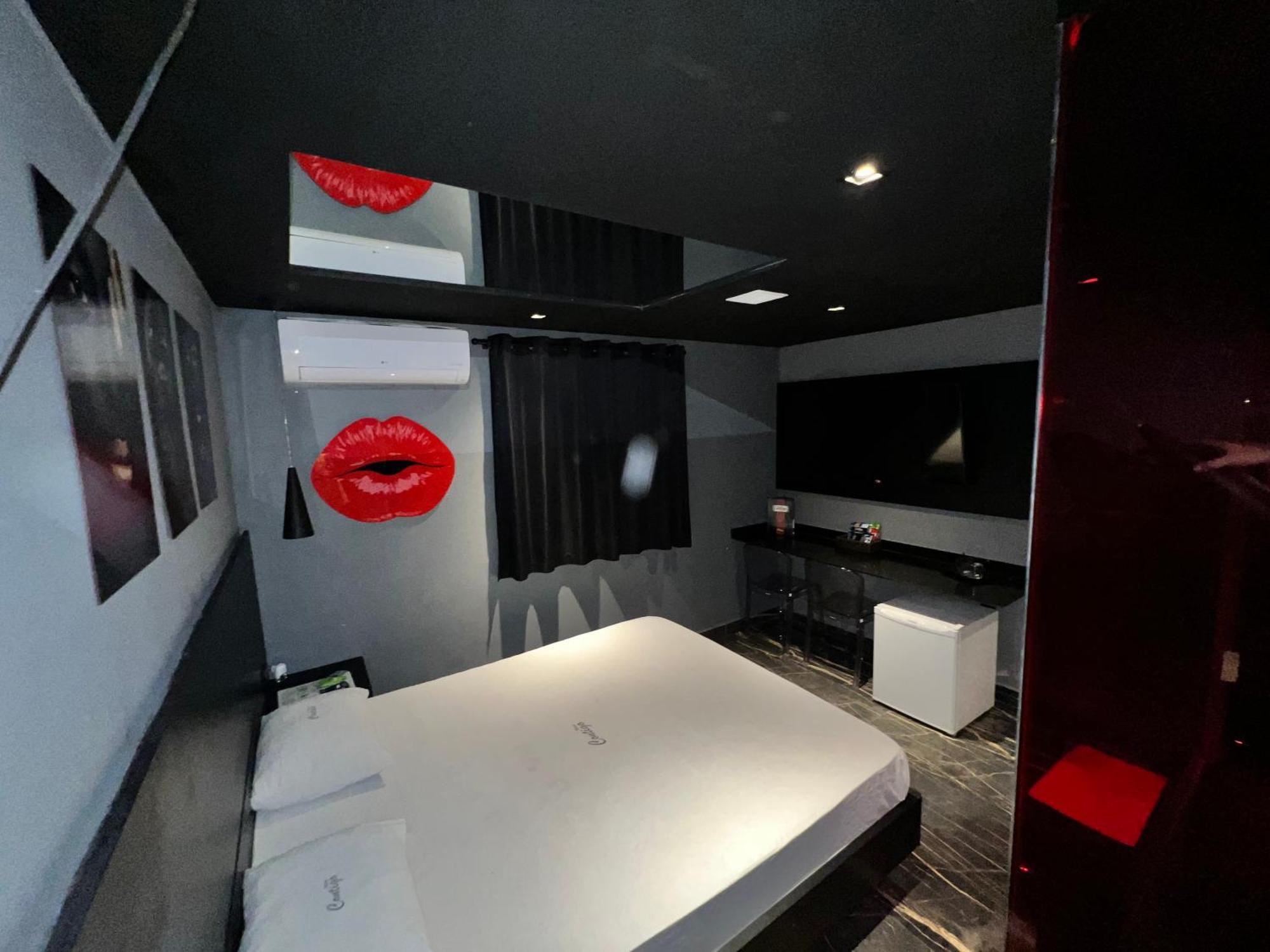 Motel Contigo กัวรูยุส ภายนอก รูปภาพ